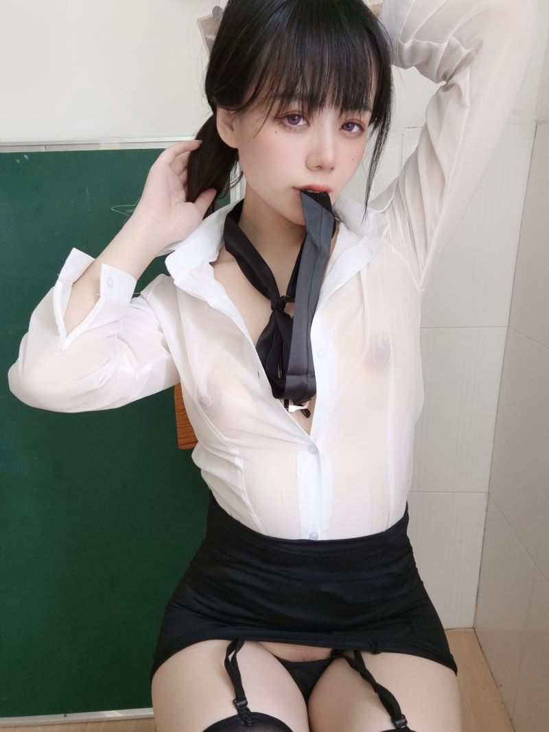 2758-九言-抖音博主是什么鸽子COS作品全集[97套] - 第2页